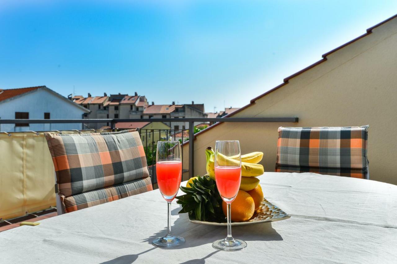 Apartment Lily Zadar Exterior foto